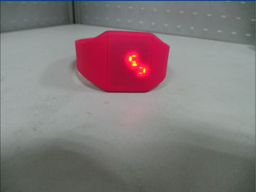 1ATM は時間/カレンダー/クロノグラフ/警報が付いているシリコーンのバンドの腕時計を防水します