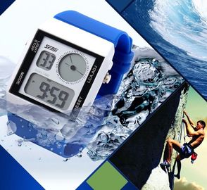 2 5 つの色のバックライトが付いている時間帯のスポーツの Mutifunction デジタルの腕時計のプラスチック革紐