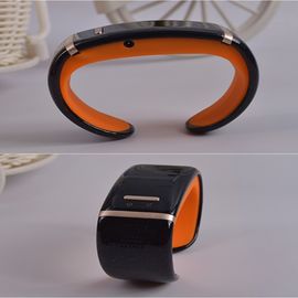 ブルートゥース の黒くスマートな腕時計の多機能のデジタル腕時計、ブレスレットの腕時計