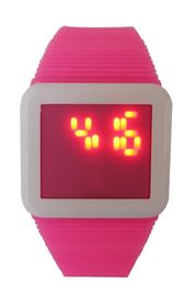 子供ギフトのための正方形 LED デジタルの腕時計のシリコーン バンド AM PM 腕時計