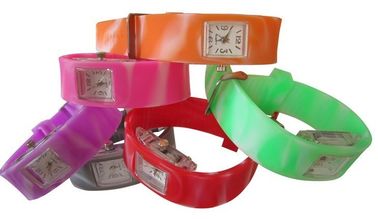 男の子/女の子のための偶然の流行の LED デジタルの腕時計の適用範囲が広い動き