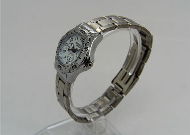 円形の Metal Strap Watch 日本合金の箱の女性アナログの動きの 3 目は設計します